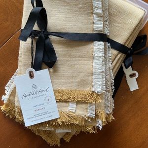 NWT Set of 8 Napkins - Hearth and Hand with Magnolia